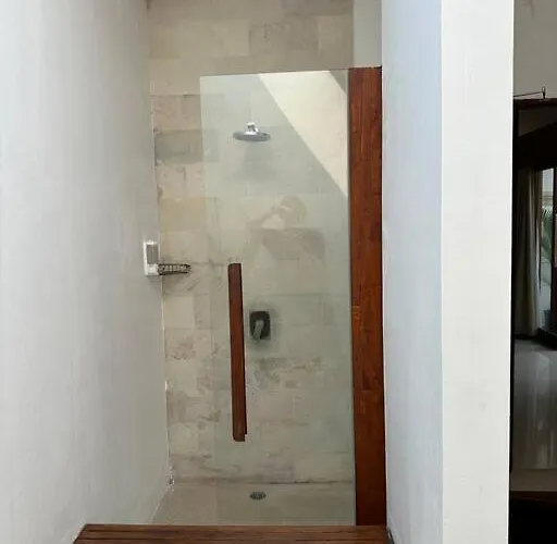 Budda Umalas Villa *